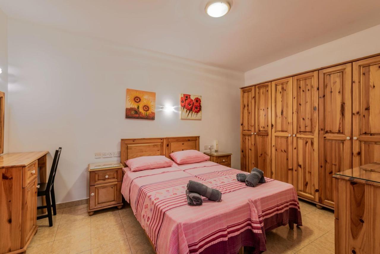 Harbour Lights Seafront 2 Bedroom Apartments With Panoramic Sea Views - By Getawaysmalta Сейнт Полс Бей Екстериор снимка