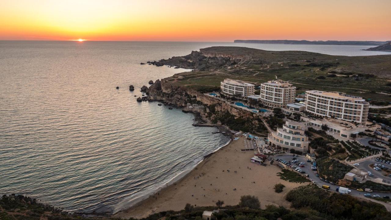 Harbour Lights Seafront 2 Bedroom Apartments With Panoramic Sea Views - By Getawaysmalta Сейнт Полс Бей Екстериор снимка