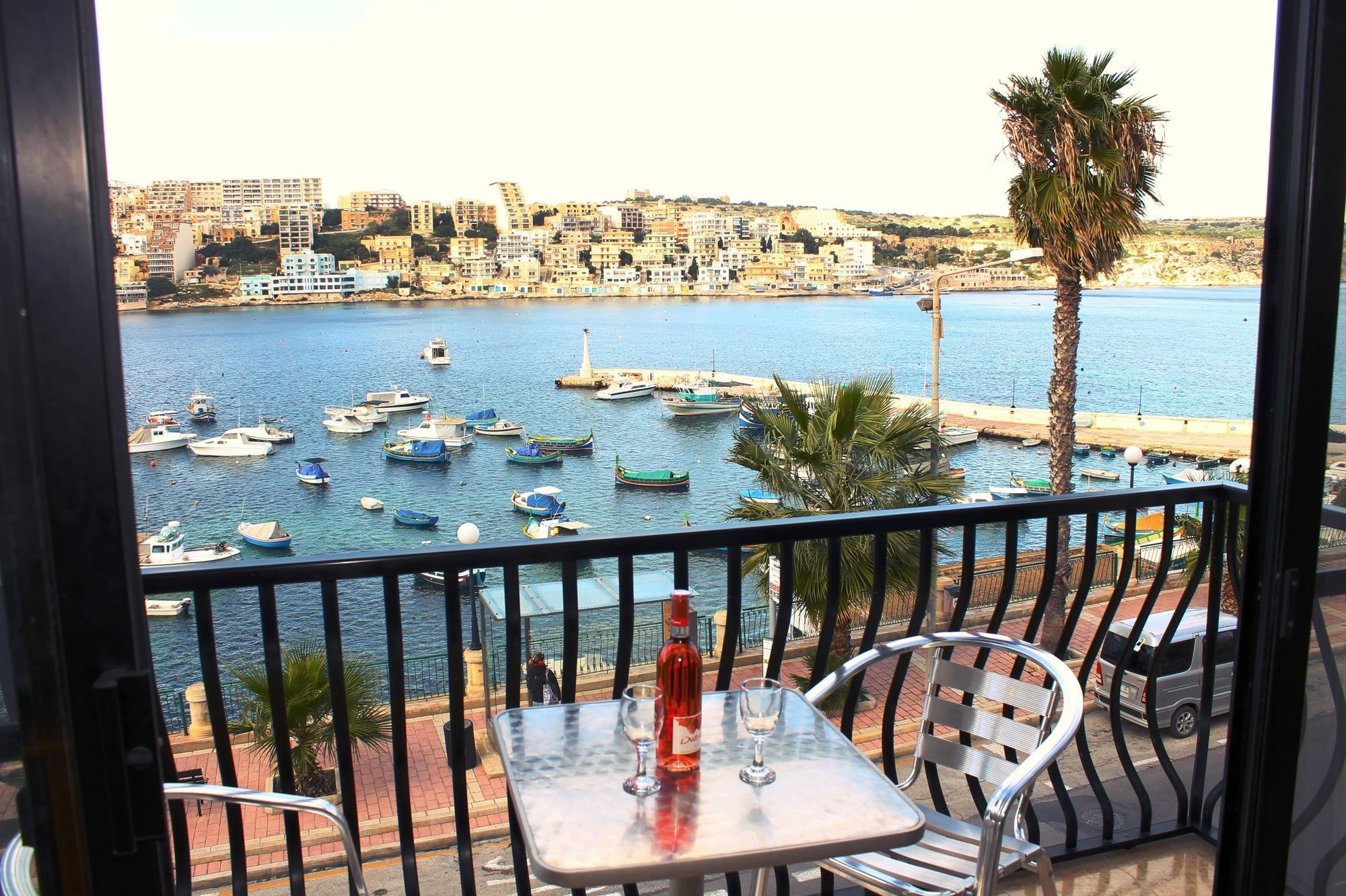 Harbour Lights Seafront 2 Bedroom Apartments With Panoramic Sea Views - By Getawaysmalta Сейнт Полс Бей Екстериор снимка
